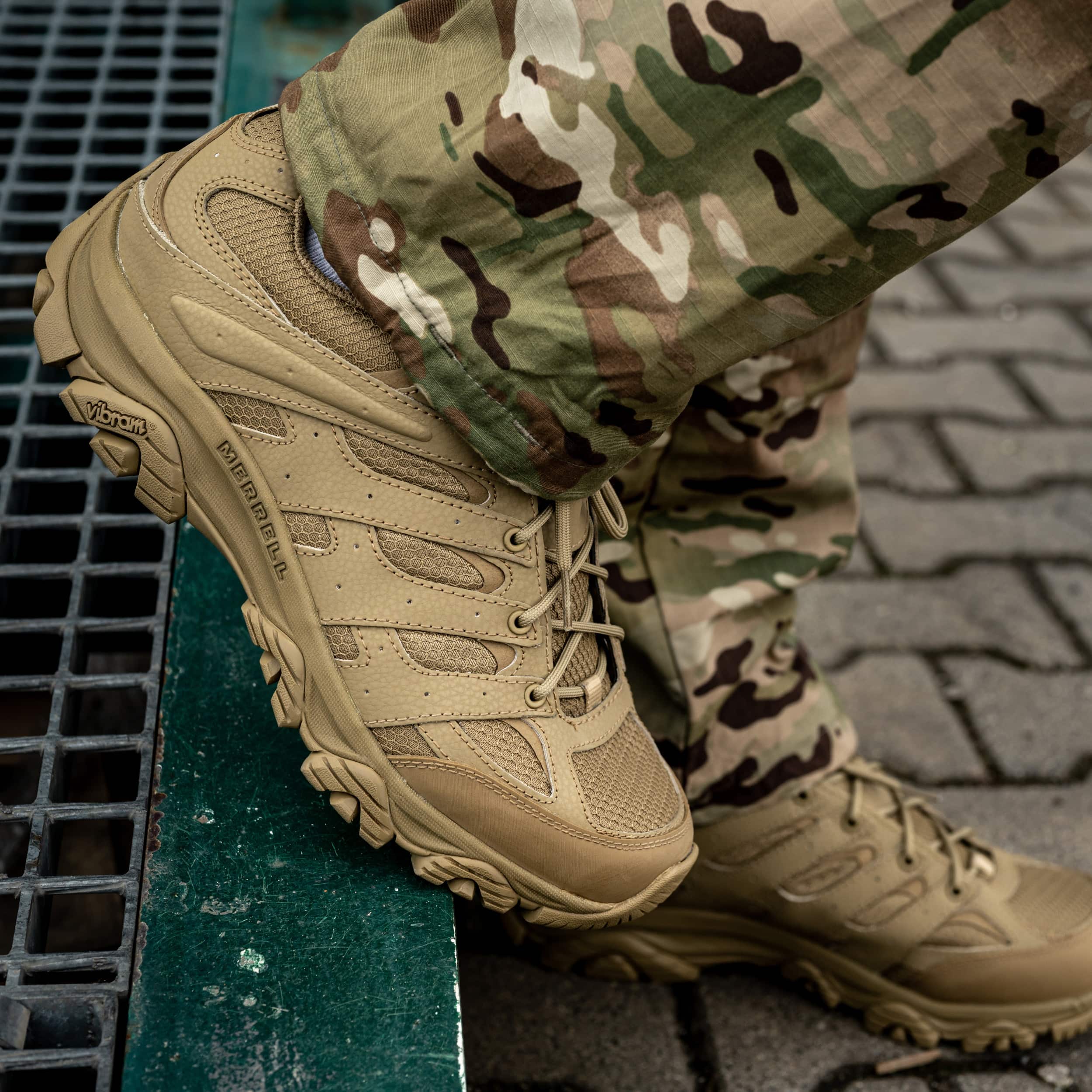 Buty Merrell MOAB 3 alacsony felső taktikai cipő - sötét farkas
