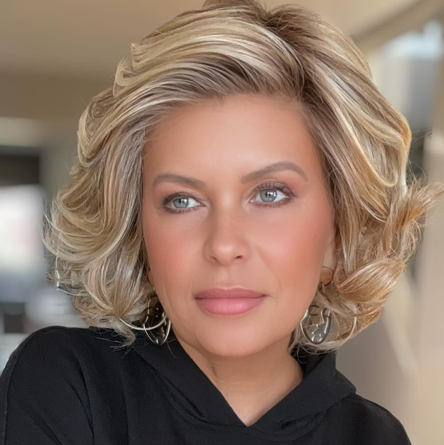 New Fashion Fluffy Wave Hair Short Hair Wig